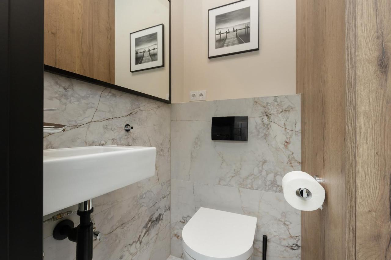 Stunning Family Apartment Ursynow With Parking & Balcony By Noclegi Renters Warszawa Eksteriør billede
