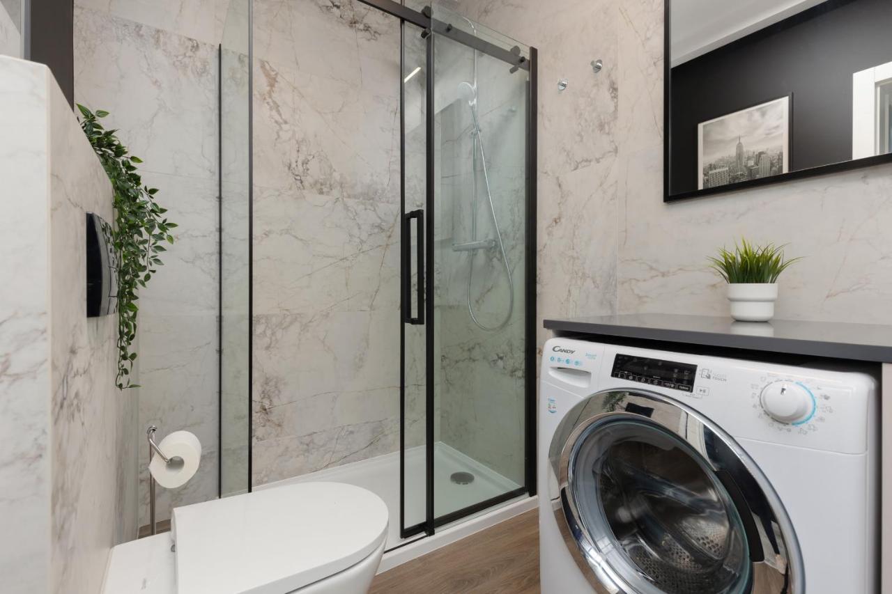 Stunning Family Apartment Ursynow With Parking & Balcony By Noclegi Renters Warszawa Eksteriør billede